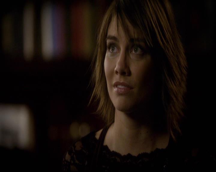 VampireDiariesWorld-dot-org_2x11ByTheLightOfTheMoon1732.jpg