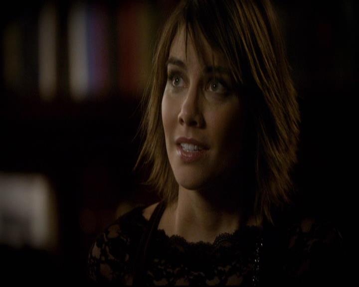 VampireDiariesWorld-dot-org_2x11ByTheLightOfTheMoon1733.jpg