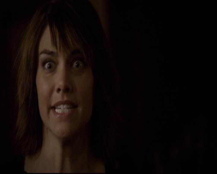 VampireDiariesWorld-dot-org_2x11ByTheLightOfTheMoon1755.jpg