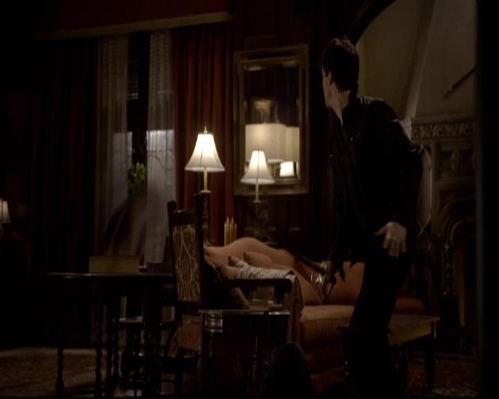 VampireDiariesWorld-dot-org_2x11ByTheLightOfTheMoon1765.jpg