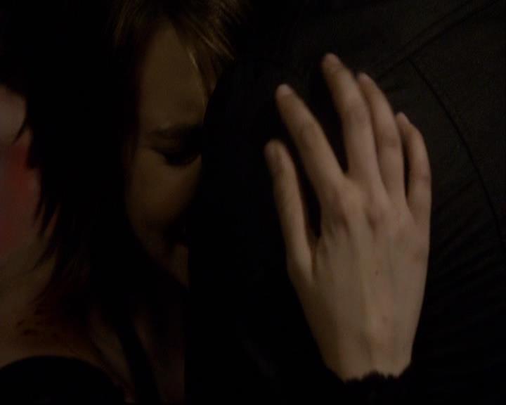 VampireDiariesWorld-dot-org_2x11ByTheLightOfTheMoon1784.jpg