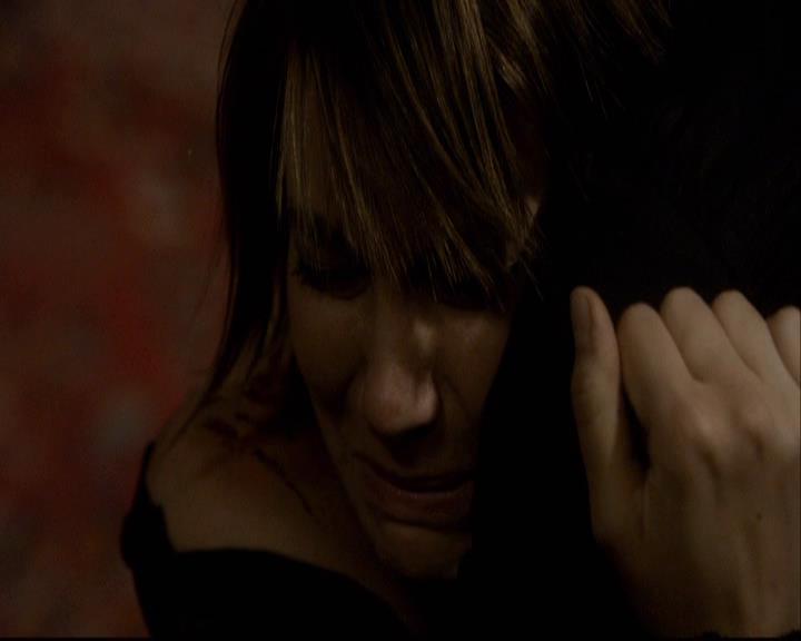 VampireDiariesWorld-dot-org_2x11ByTheLightOfTheMoon1788.jpg