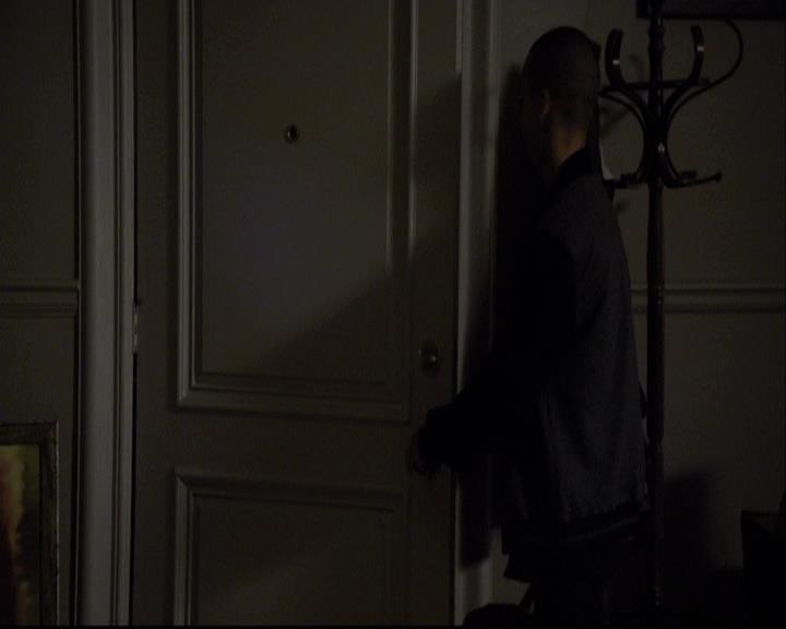 VampireDiariesWorld-dot-org_2x11ByTheLightOfTheMoon1792.jpg