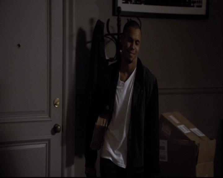 VampireDiariesWorld-dot-org_2x11ByTheLightOfTheMoon1795.jpg