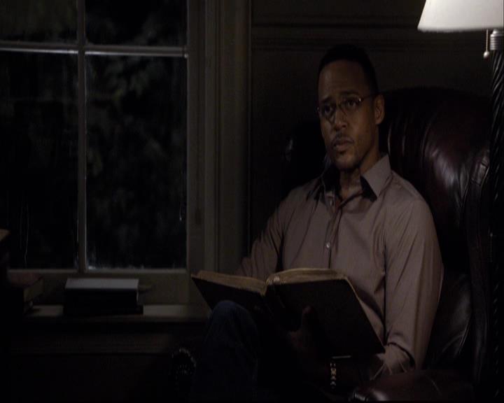 VampireDiariesWorld-dot-org_2x11ByTheLightOfTheMoon1805.jpg