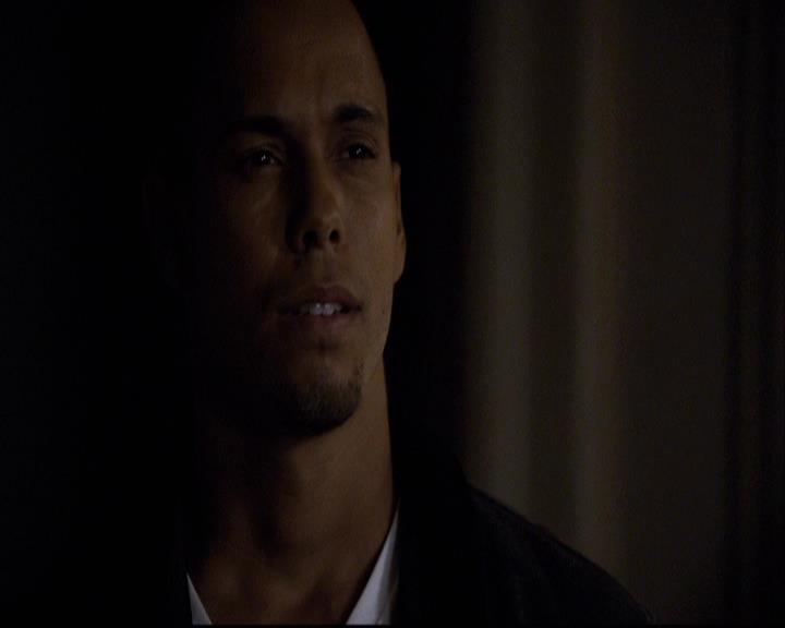 VampireDiariesWorld-dot-org_2x11ByTheLightOfTheMoon1836.jpg