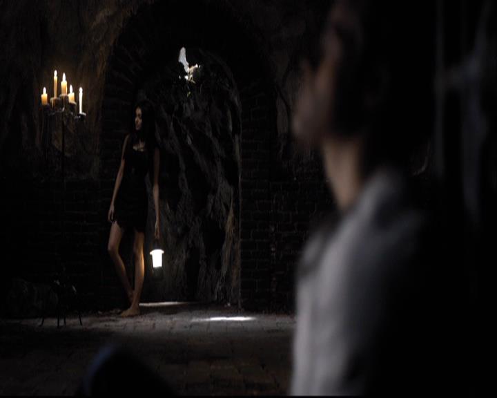 VampireDiariesWorld-dot-org_2x11ByTheLightOfTheMoon1837.jpg