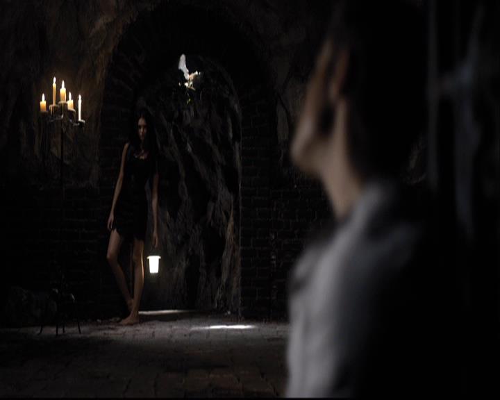VampireDiariesWorld-dot-org_2x11ByTheLightOfTheMoon1846.jpg