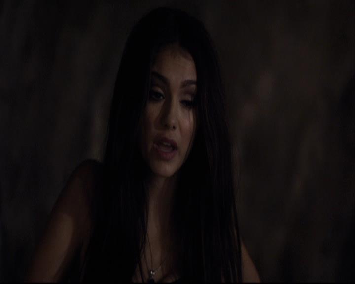 VampireDiariesWorld-dot-org_2x11ByTheLightOfTheMoon1855.jpg
