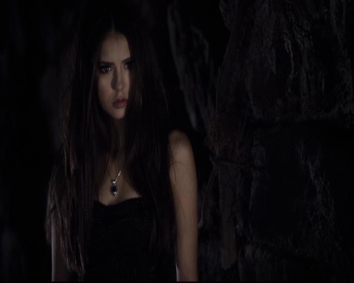 VampireDiariesWorld-dot-org_2x11ByTheLightOfTheMoon1969.jpg