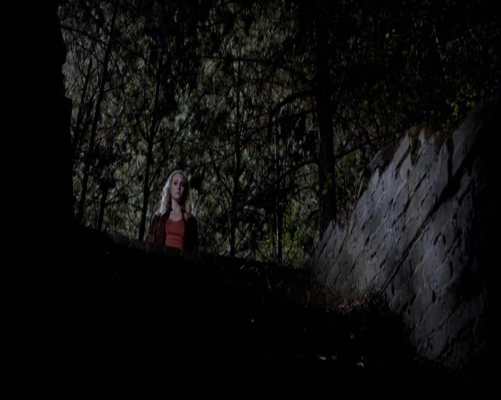 VampireDiariesWorld-dot-org_2x11ByTheLightOfTheMoon2049.jpg