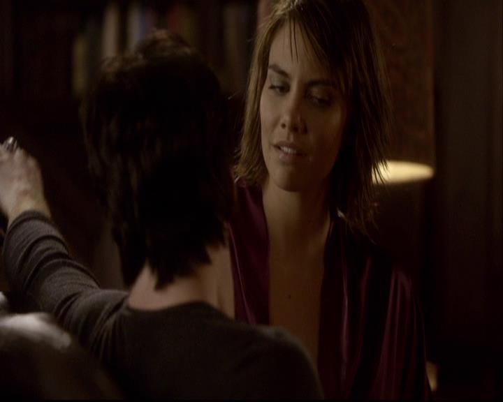 VampireDiariesWorld-dot-org_2x11ByTheLightOfTheMoon2168.jpg