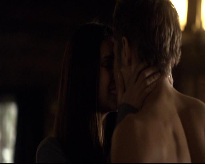 VampireDiariesWorld-dot-org_2x12TheDecent0119.jpg