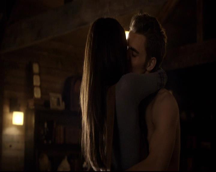 VampireDiariesWorld-dot-org_2x12TheDecent0122.jpg