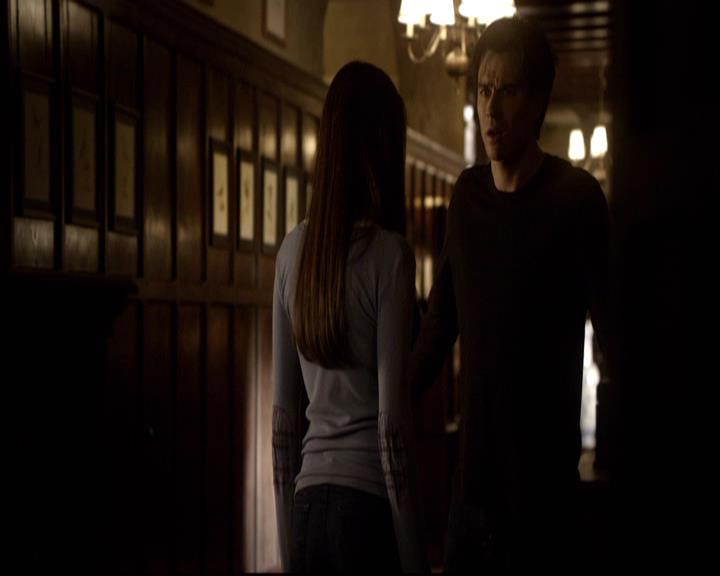VampireDiariesWorld-dot-org_2x12TheDecent0319.jpg