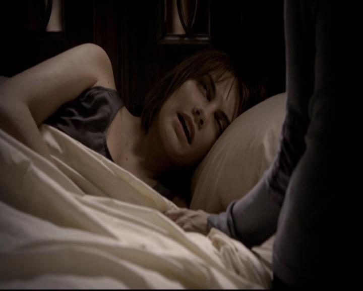 VampireDiariesWorld-dot-org_2x12TheDecent0616.jpg