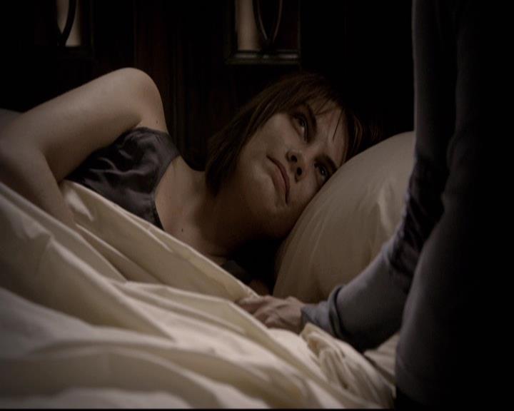 VampireDiariesWorld-dot-org_2x12TheDecent0617.jpg