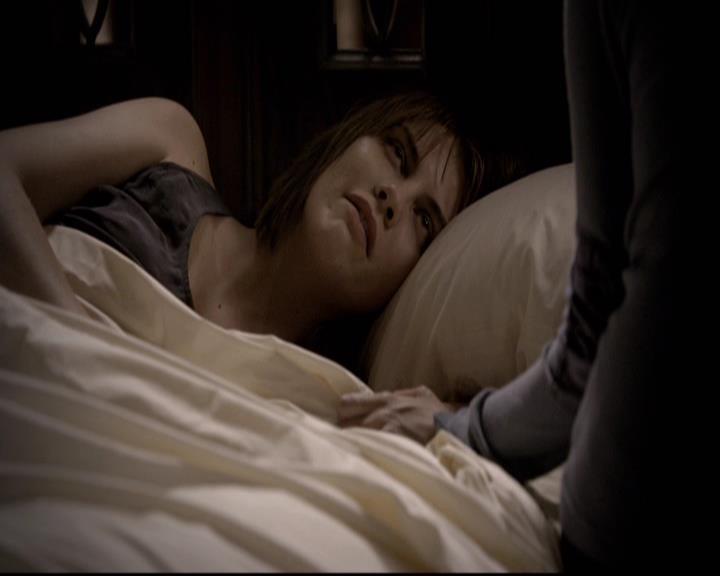 VampireDiariesWorld-dot-org_2x12TheDecent0634.jpg