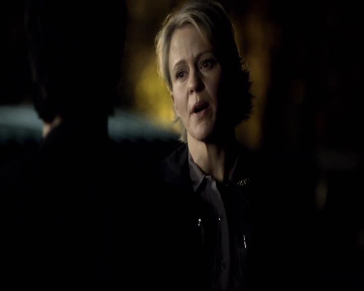 VampireDiariesWorld-dot-org_2x12TheDecent1330.jpg