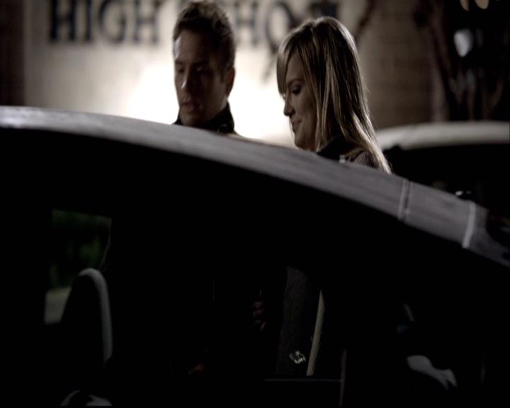 VampireDiariesWorld-dot-org_2x12TheDecent1360.jpg