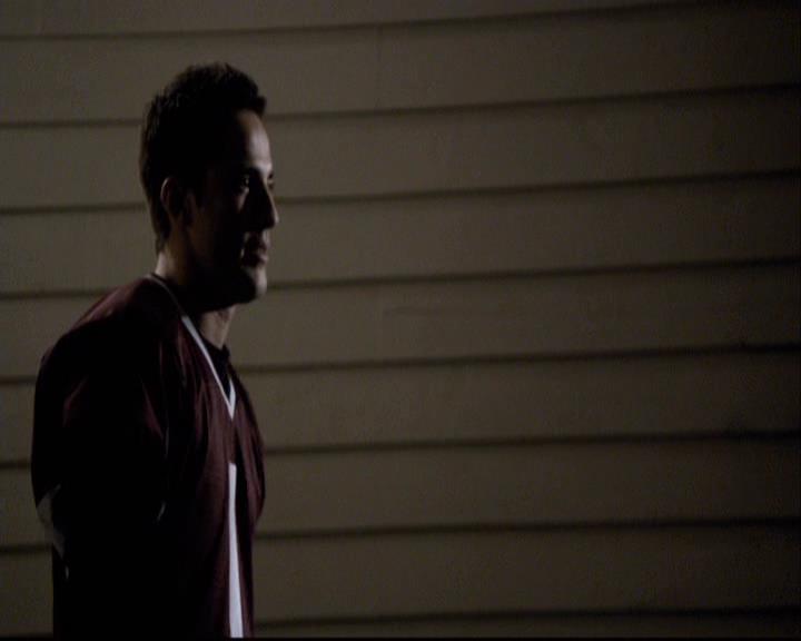 VampireDiariesWorld-dot-org_2x12TheDecent1574.jpg
