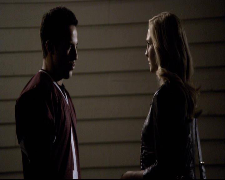VampireDiariesWorld-dot-org_2x12TheDecent1579.jpg