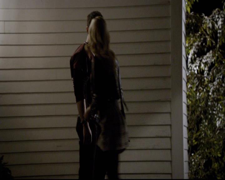 VampireDiariesWorld-dot-org_2x12TheDecent1613.jpg