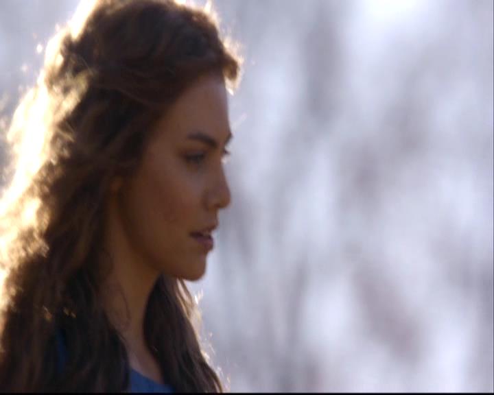 VampireDiariesWorld-dot-org_2x12TheDecent1705.jpg