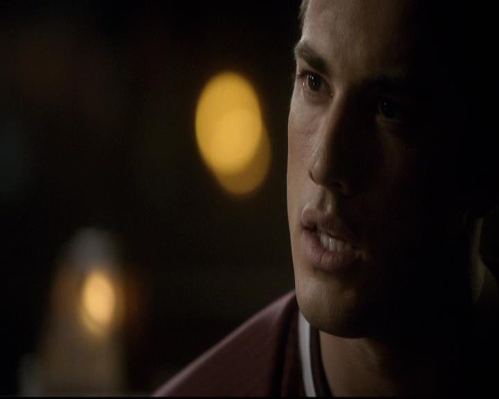 VampireDiariesWorld-dot-org_2x12TheDecent1977.jpg