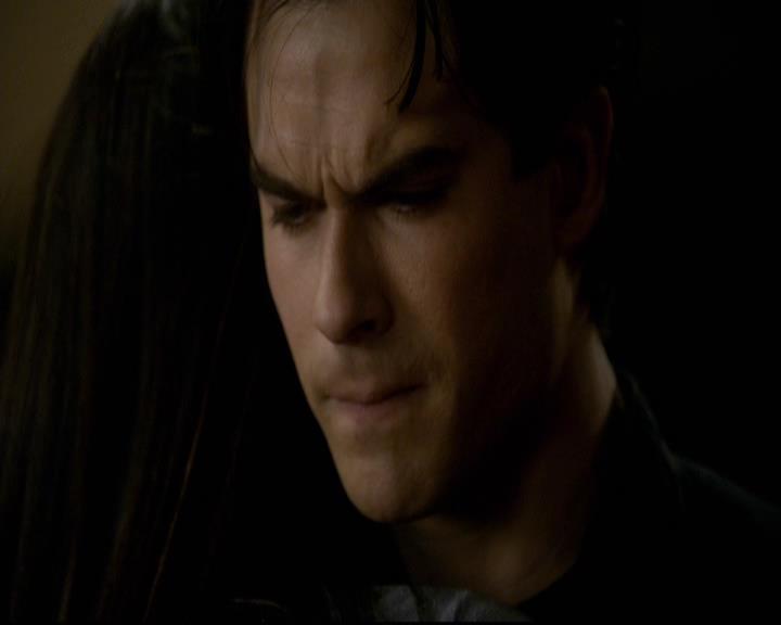 VampireDiariesWorld-dot-org_2x12TheDecent2070.jpg