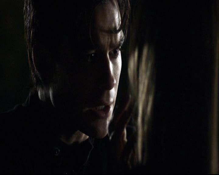 VampireDiariesWorld-dot-org_2x12TheDecent2232.jpg