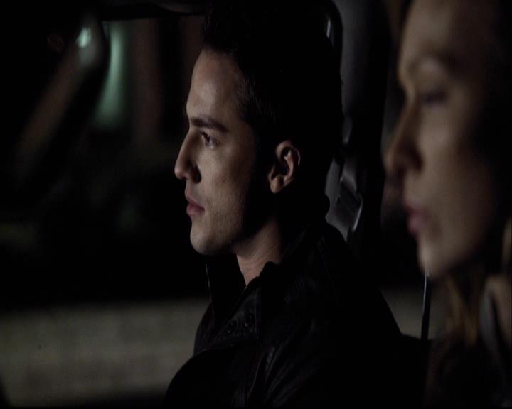 VampireDiariesWorld-dot-org_2x14CryingWolf2200.jpg