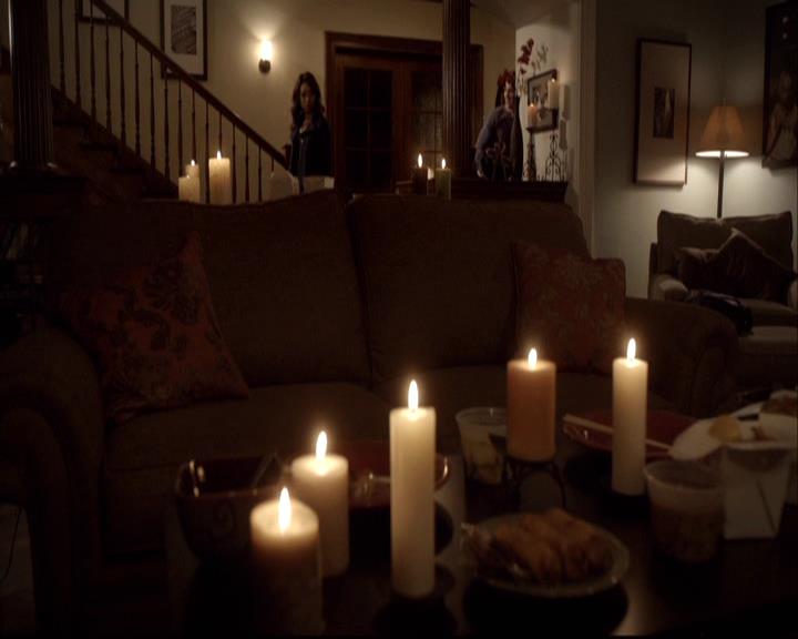 VampireDiariesWorld-dot-org_2x15TheDinnerParty1009.jpg