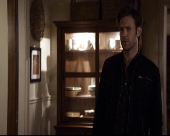 VampireDiariesWorld-dot-org_2x15TheDinnerParty1975.jpg