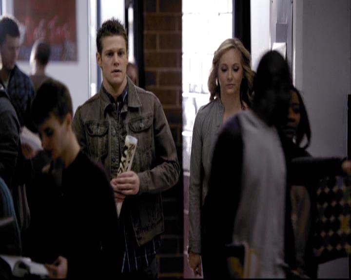 VampireDiariesWorld-dot-org_2x16TheHouseGuest0127.jpg