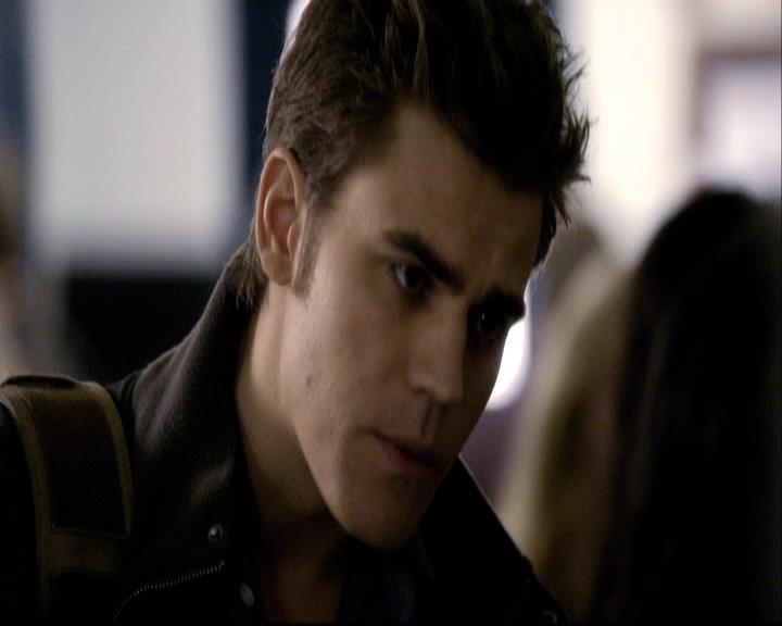 VampireDiariesWorld-dot-org_2x16TheHouseGuest0321.jpg