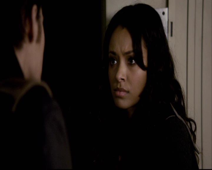 VampireDiariesWorld-dot-org_2x16TheHouseGuest0329.jpg