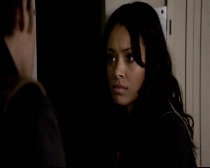 VampireDiariesWorld-dot-org_2x16TheHouseGuest0330.jpg