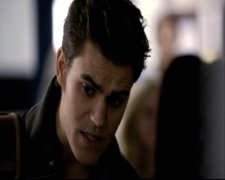 VampireDiariesWorld-dot-org_2x16TheHouseGuest0331.jpg