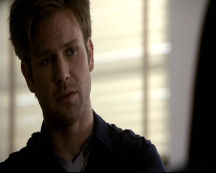 VampireDiariesWorld-dot-org_2x16TheHouseGuest0408.jpg