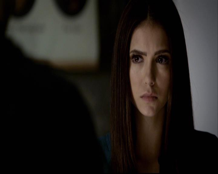 VampireDiariesWorld-dot-org_2x16TheHouseGuest0411.jpg