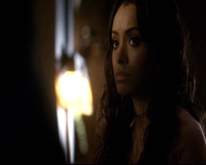 VampireDiariesWorld-dot-org_2x16TheHouseGuest0418.jpg