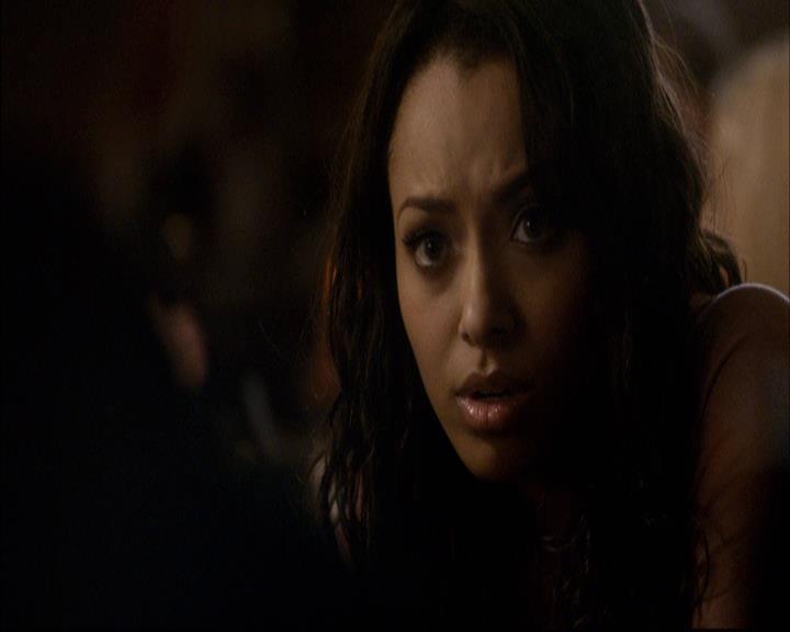 VampireDiariesWorld-dot-org_2x16TheHouseGuest0437.jpg