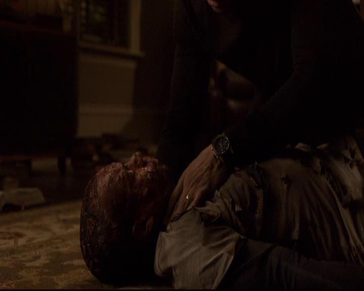 VampireDiariesWorld-dot-org_2x16TheHouseGuest0937.jpg