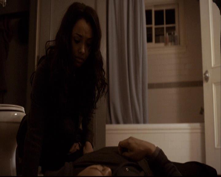 VampireDiariesWorld-dot-org_2x16TheHouseGuest1763.jpg