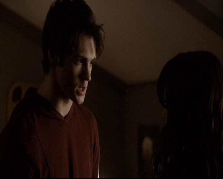VampireDiariesWorld-dot-org_2x16TheHouseGuest1903.jpg