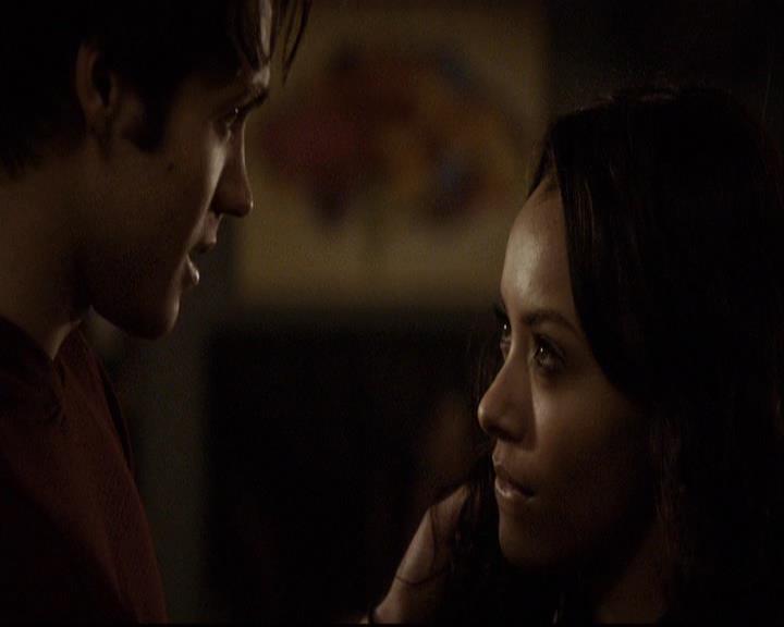VampireDiariesWorld-dot-org_2x16TheHouseGuest1919.jpg