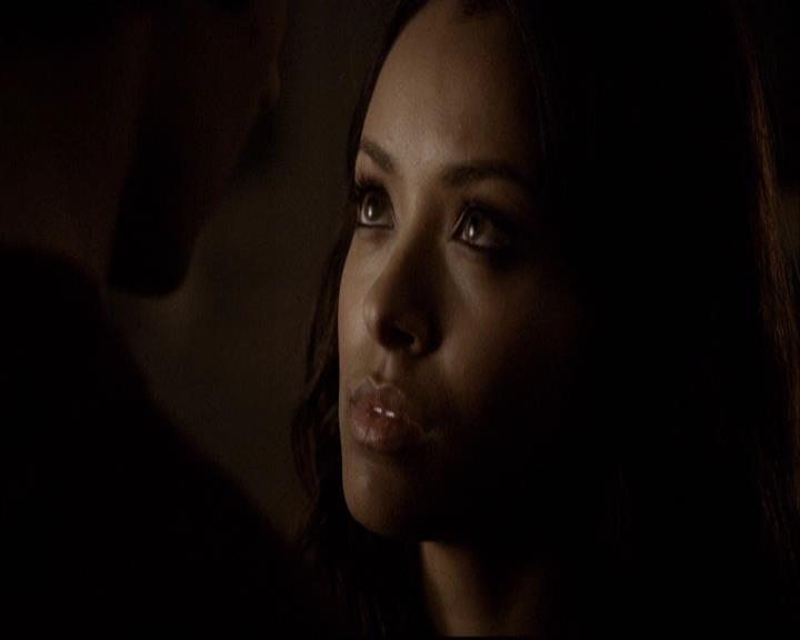 VampireDiariesWorld-dot-org_2x16TheHouseGuest1953.jpg