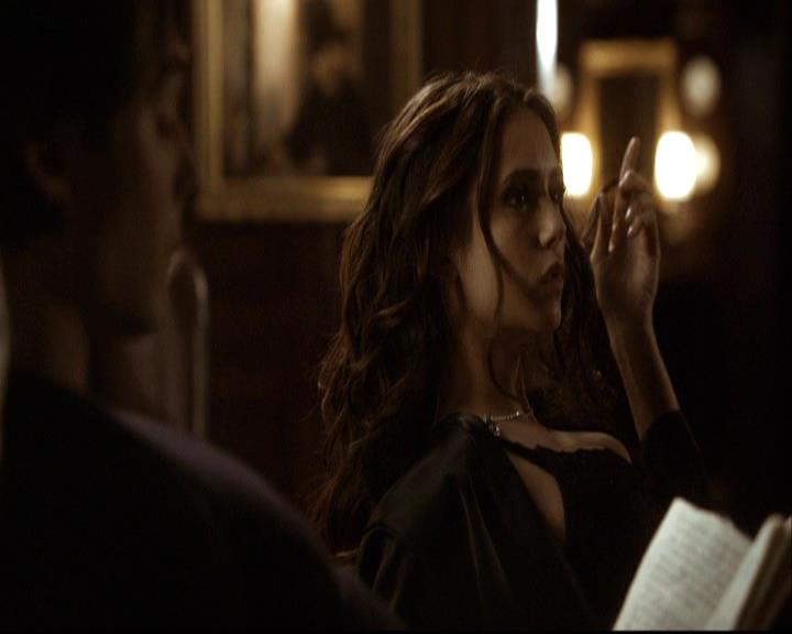 VampireDiariesWorld-dot-org_2x16TheHouseGuest1968.jpg