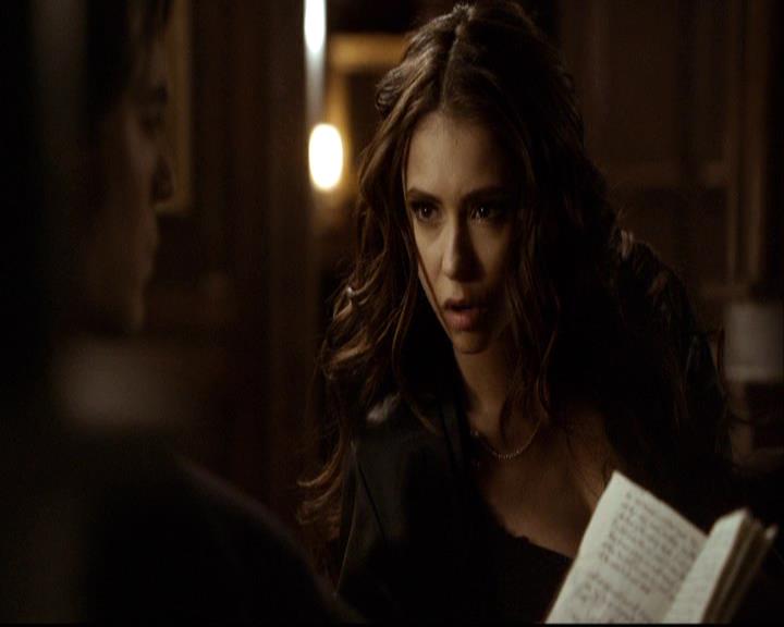 VampireDiariesWorld-dot-org_2x16TheHouseGuest1987.jpg
